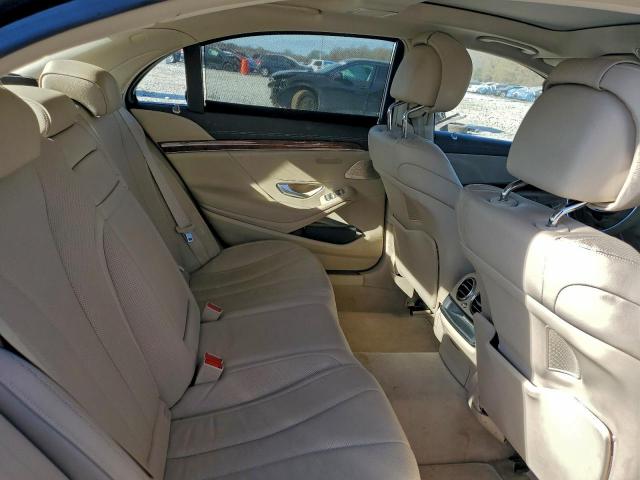 Mercedes-Benz S-Class 550 Image 8