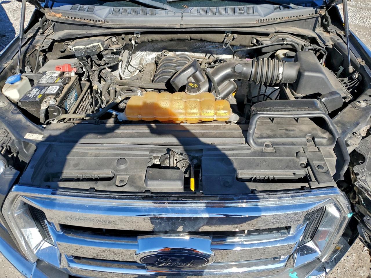 Ford F-150 Supercrew Image 6