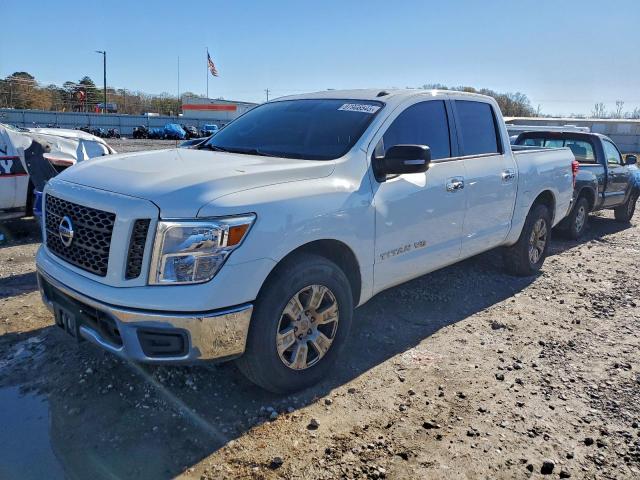  Salvage Nissan Titan