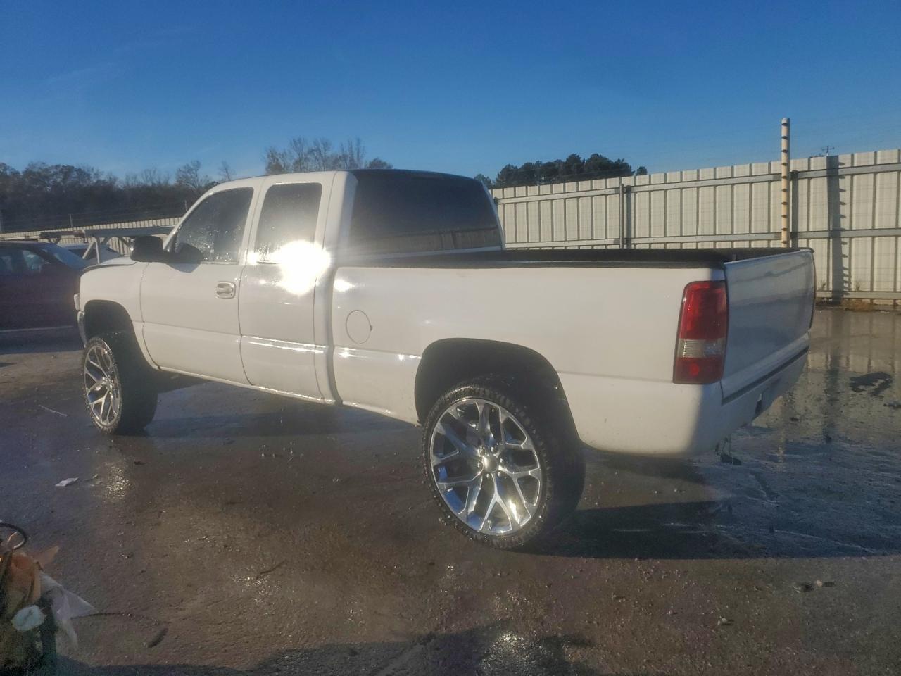 GMC Sierra C1500 Image 9