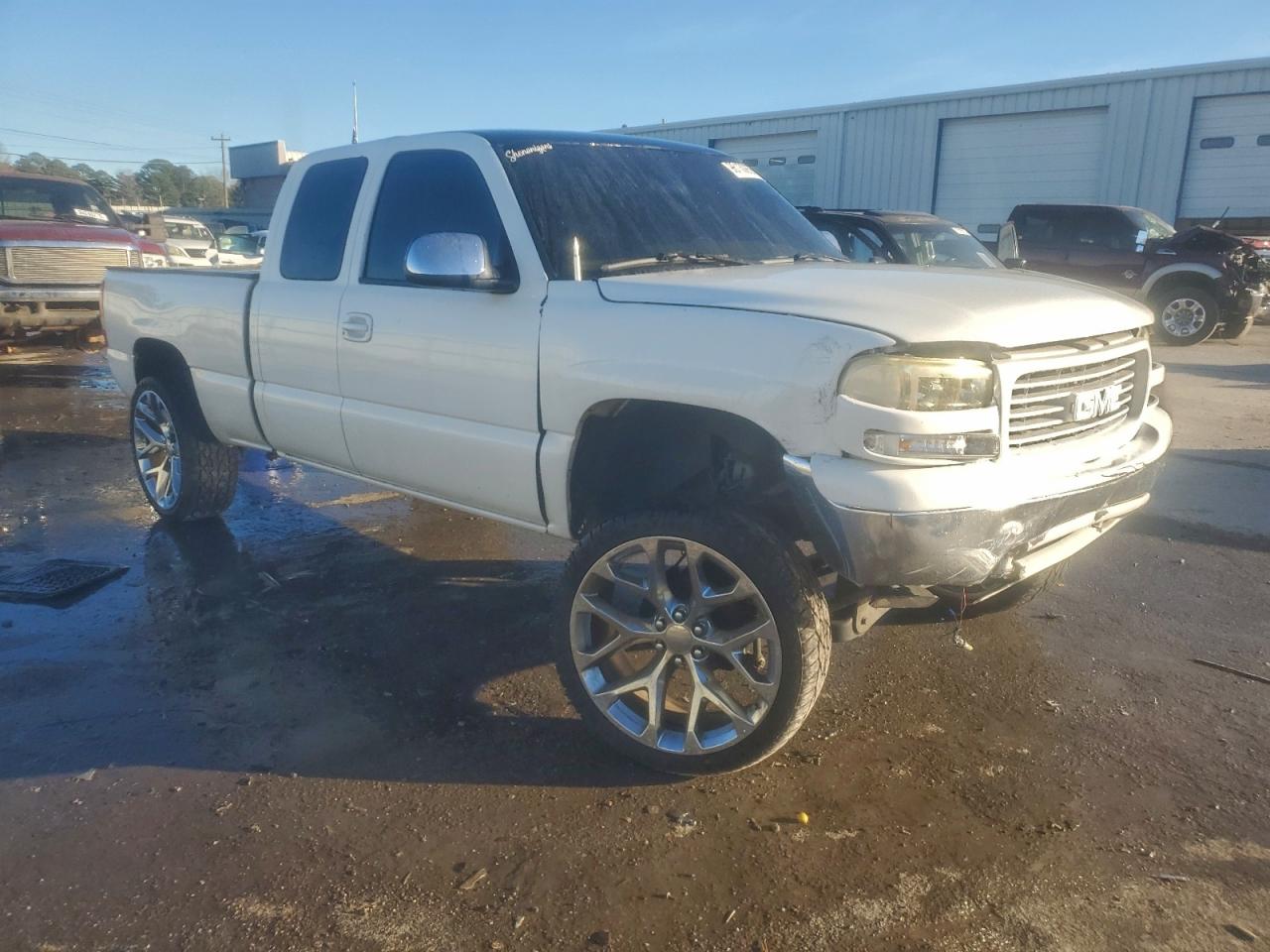 GMC Sierra C1500 Image 8