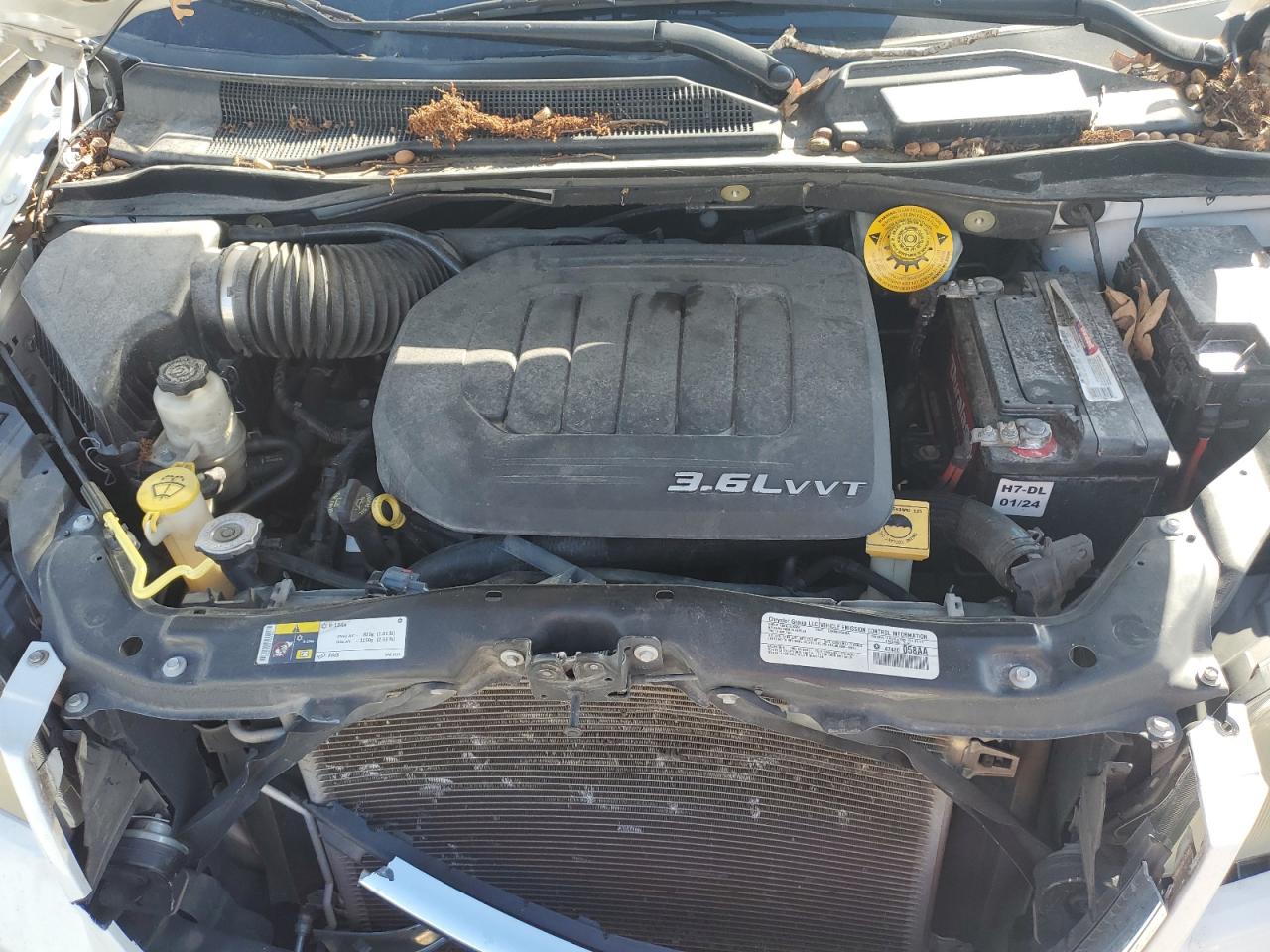 Chrysler Minivan S Image 5