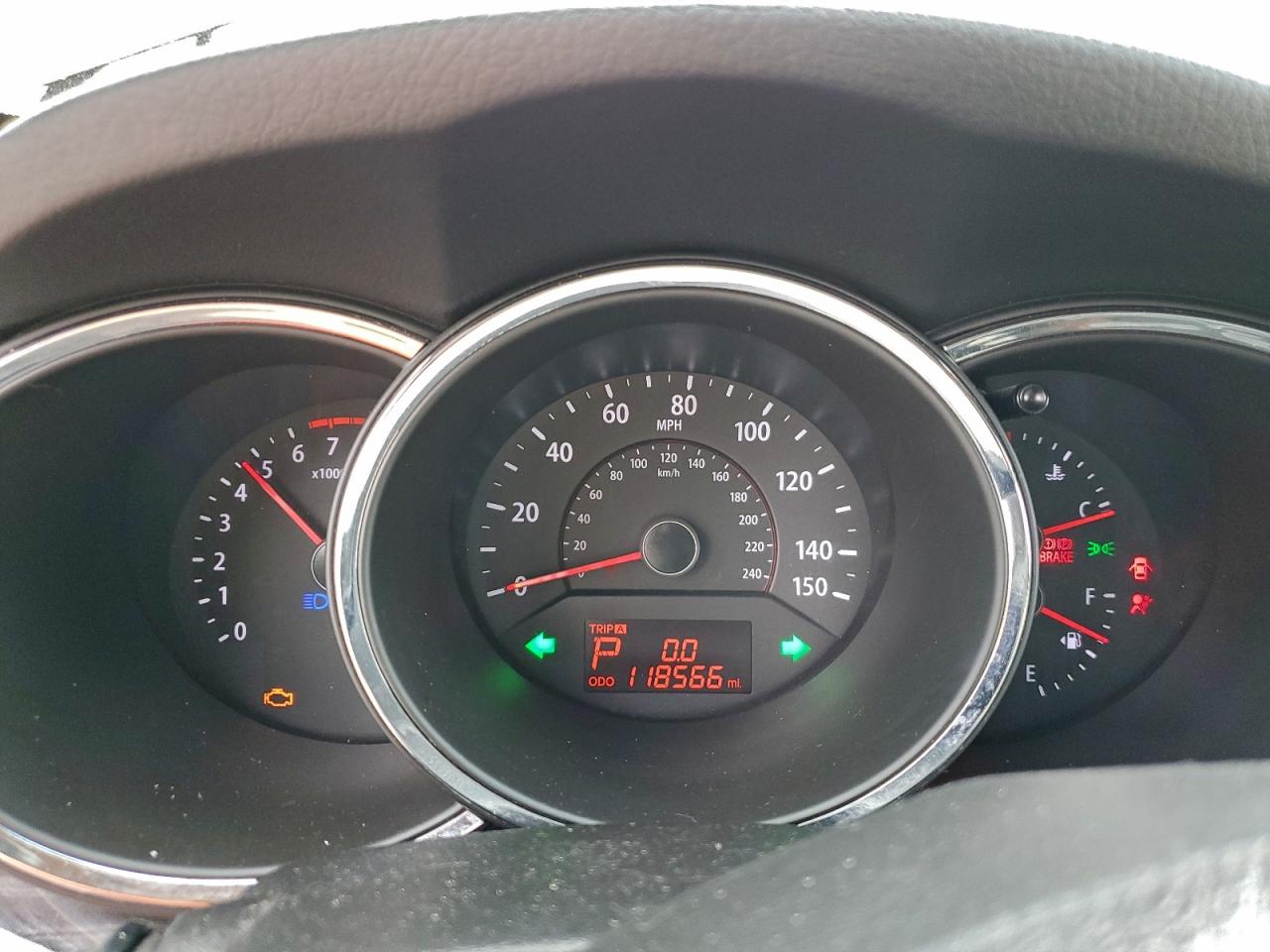 Kia Sorento Base Image 14