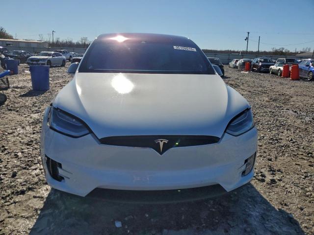 Tesla Model X Image 4