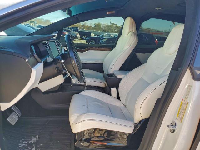 Tesla Model X Image 9