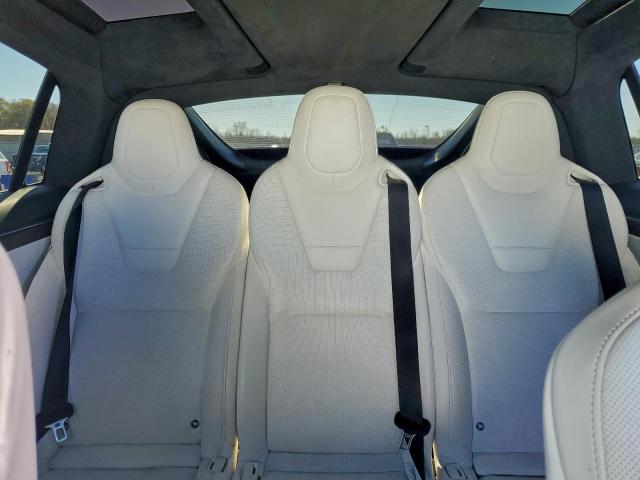 Tesla Model X Image 12