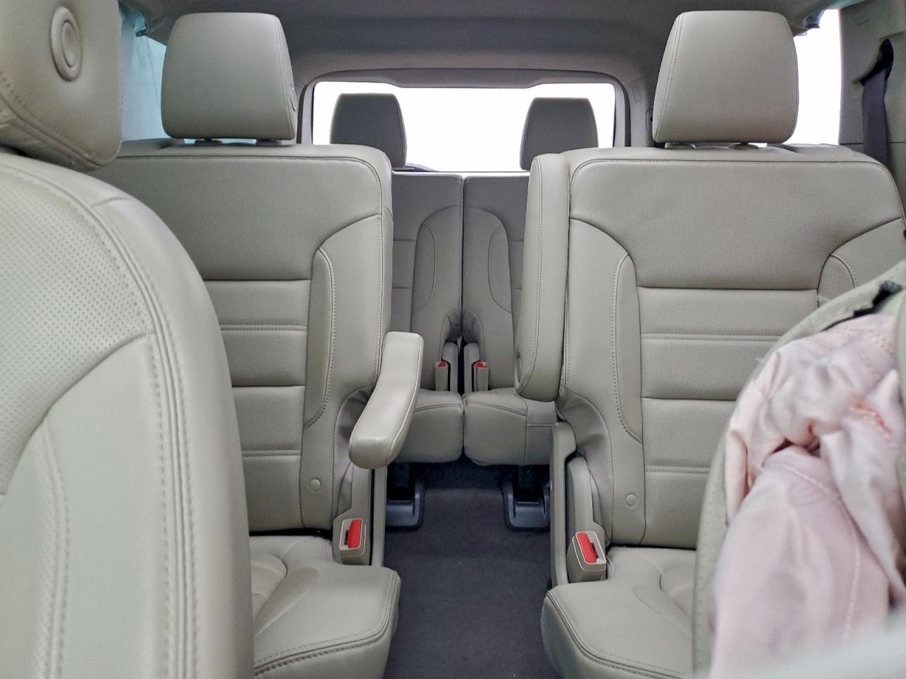 GMC Acadia Denali Image 10