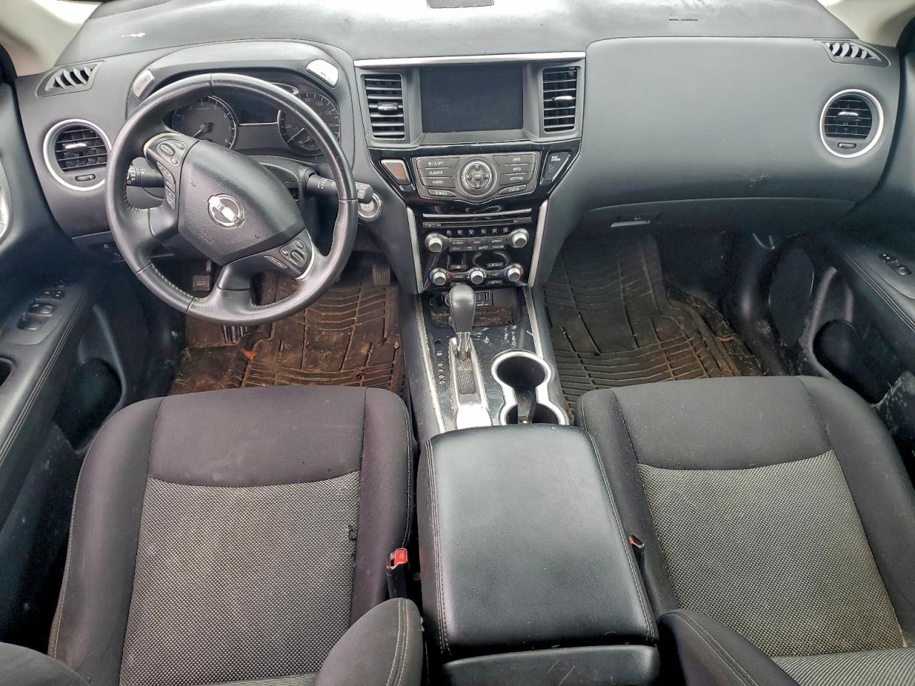 Nissan Pathfinder Sv Image 10