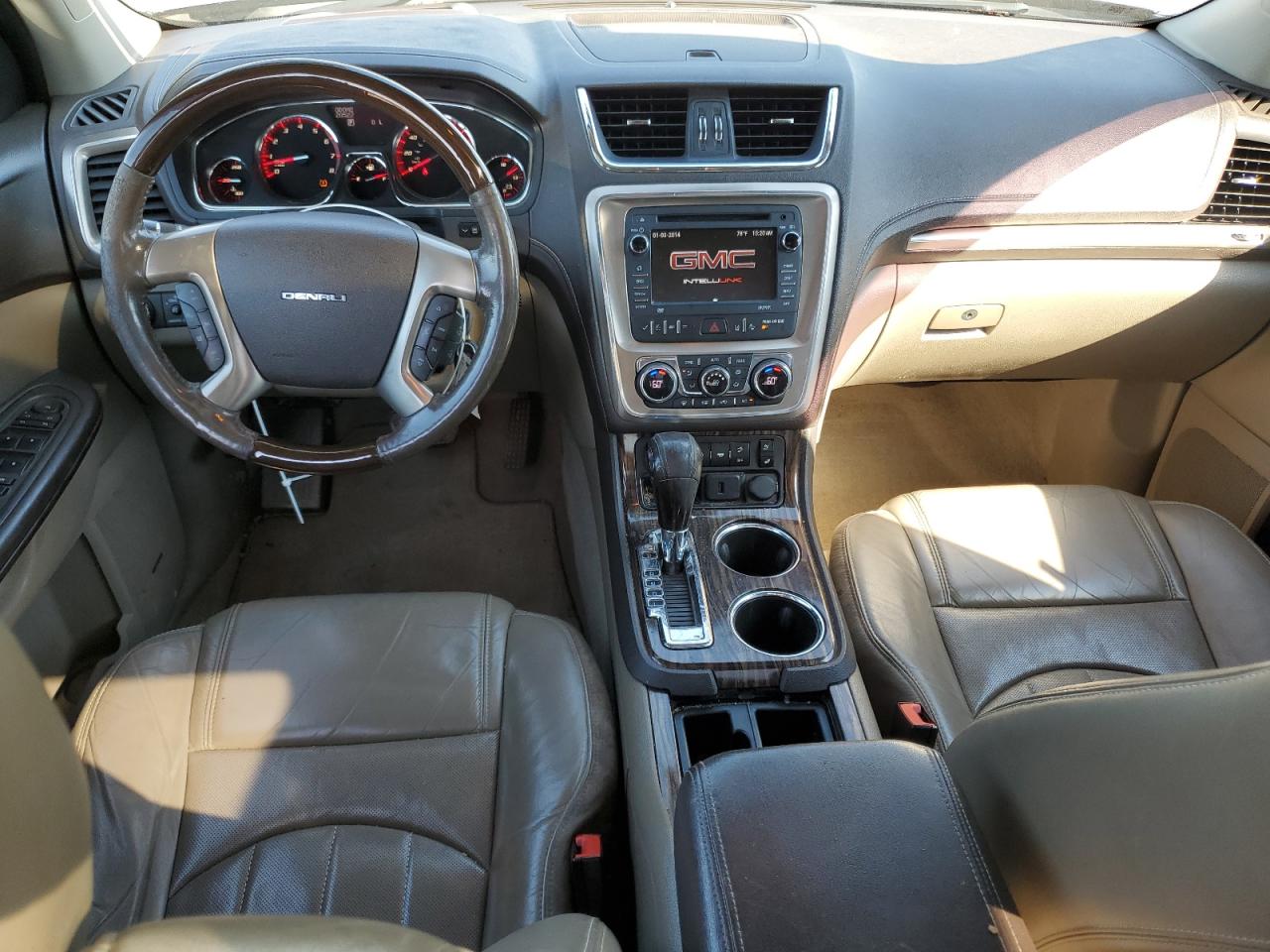 GMC Acadia Denali Image 12