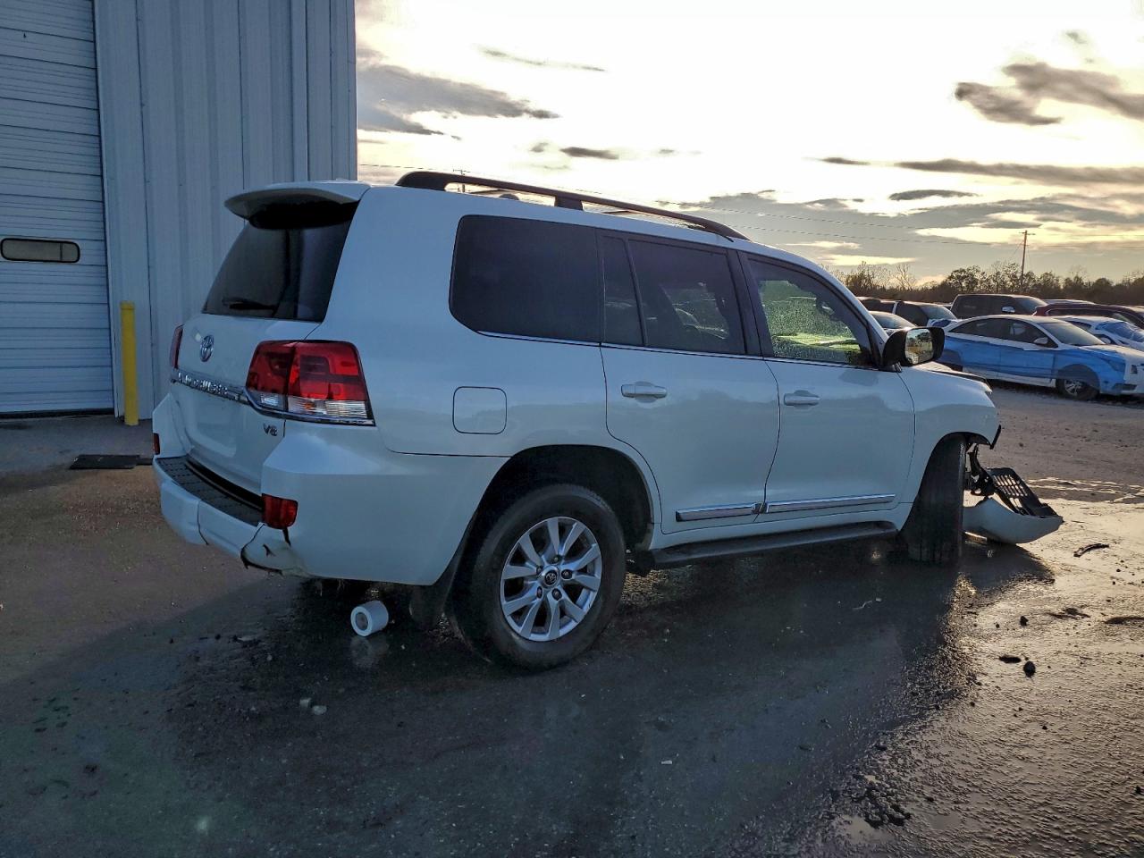 Toyota Land Cruis Vx-r Image 13