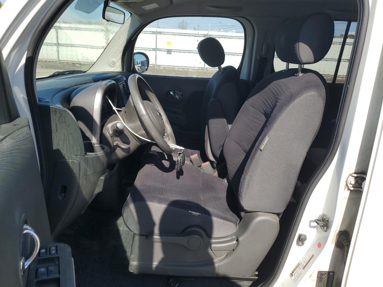 Nissan cube Base Image 3