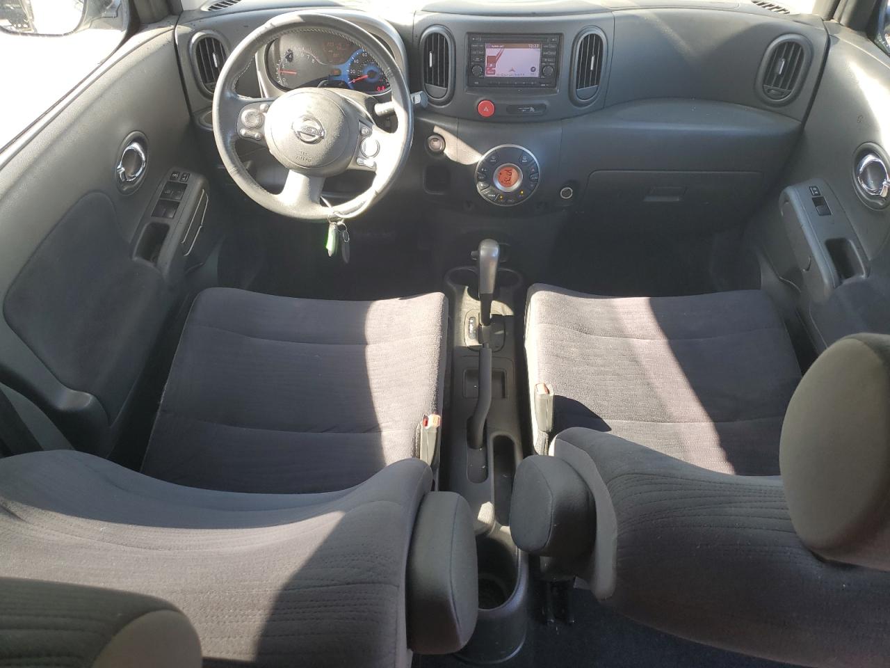Nissan cube Base Image 10