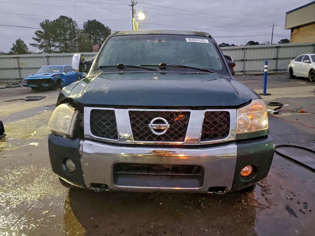 Nissan Titan Xe Image 6