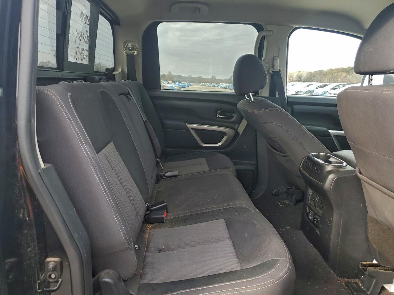 Nissan Titan Sv Image 8