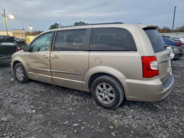 Chrysler Minivan Touring Image 2