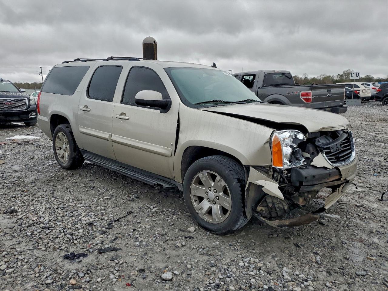 GMC Yukon C1500 Image 7