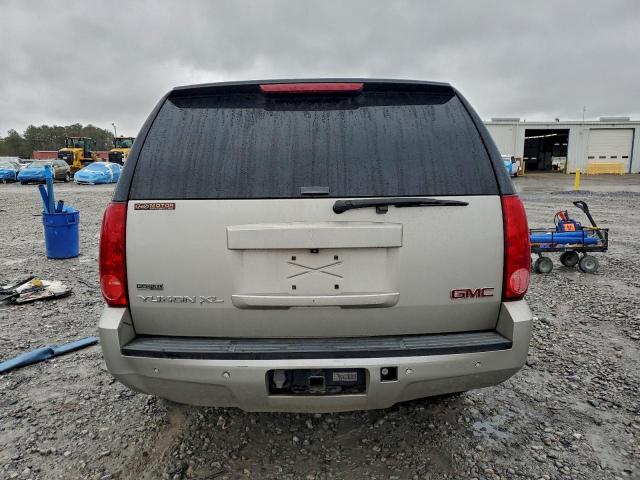 GMC Yukon C1500 Image 13
