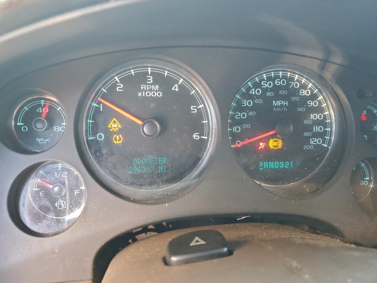 GMC Yukon C1500 Image 5