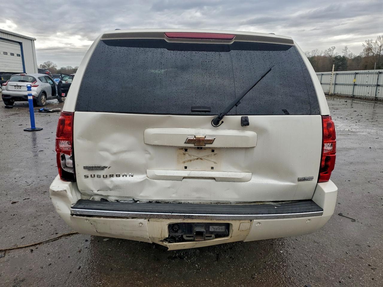 Chevrolet Suburban C1500 Ltz Image 10