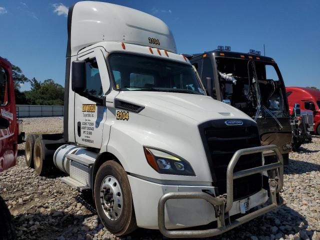  Salvage Freightliner Cascadia 1