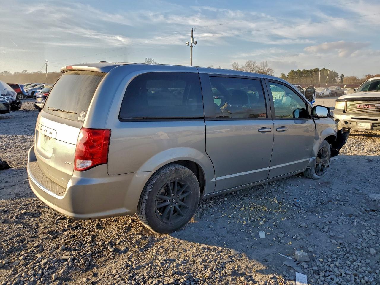 Dodge Caravan Gt Image 2