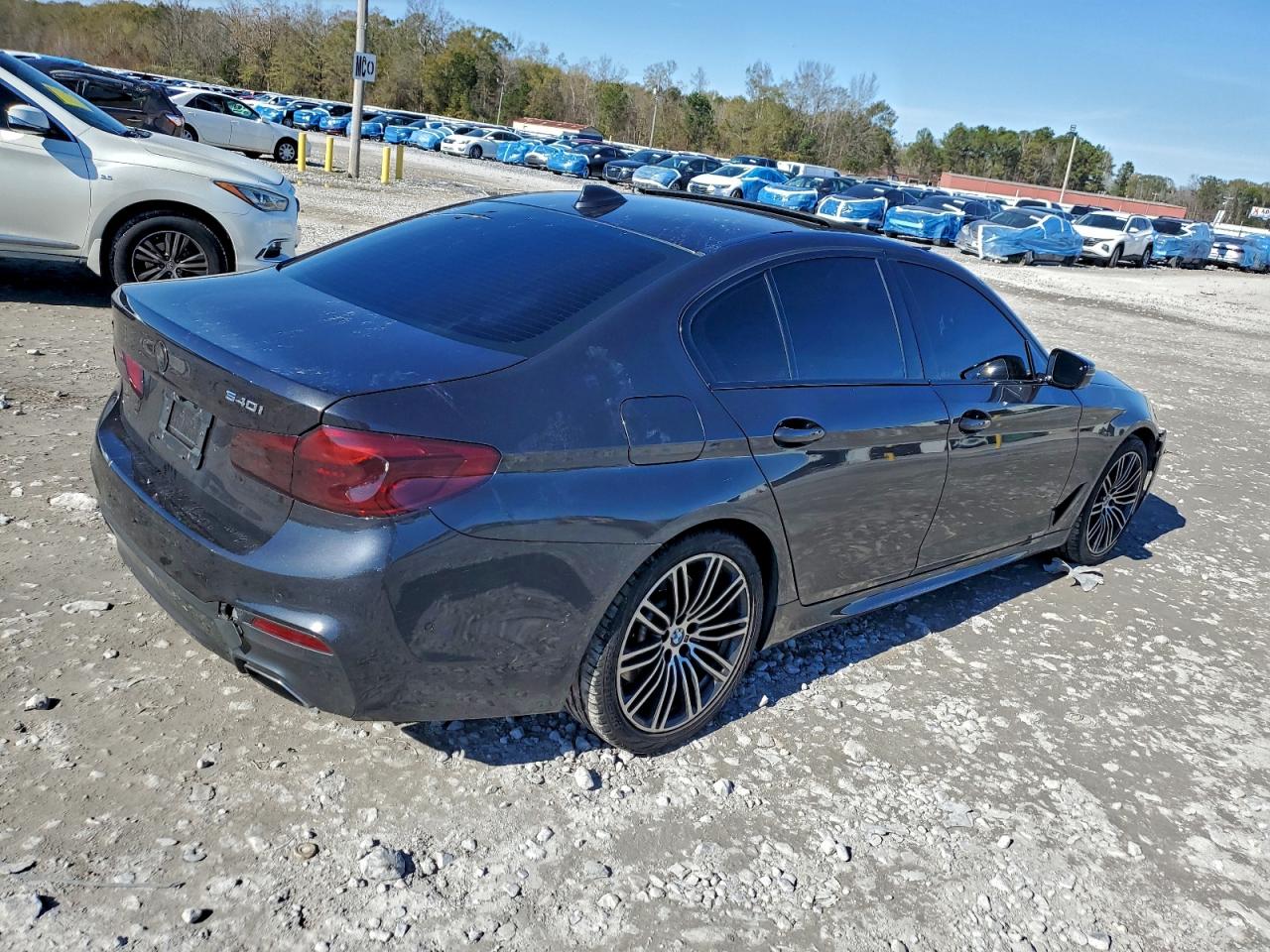 BMW 5 Series I Image 10