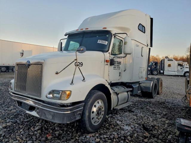 International 9900i Trac 9400i Image 2