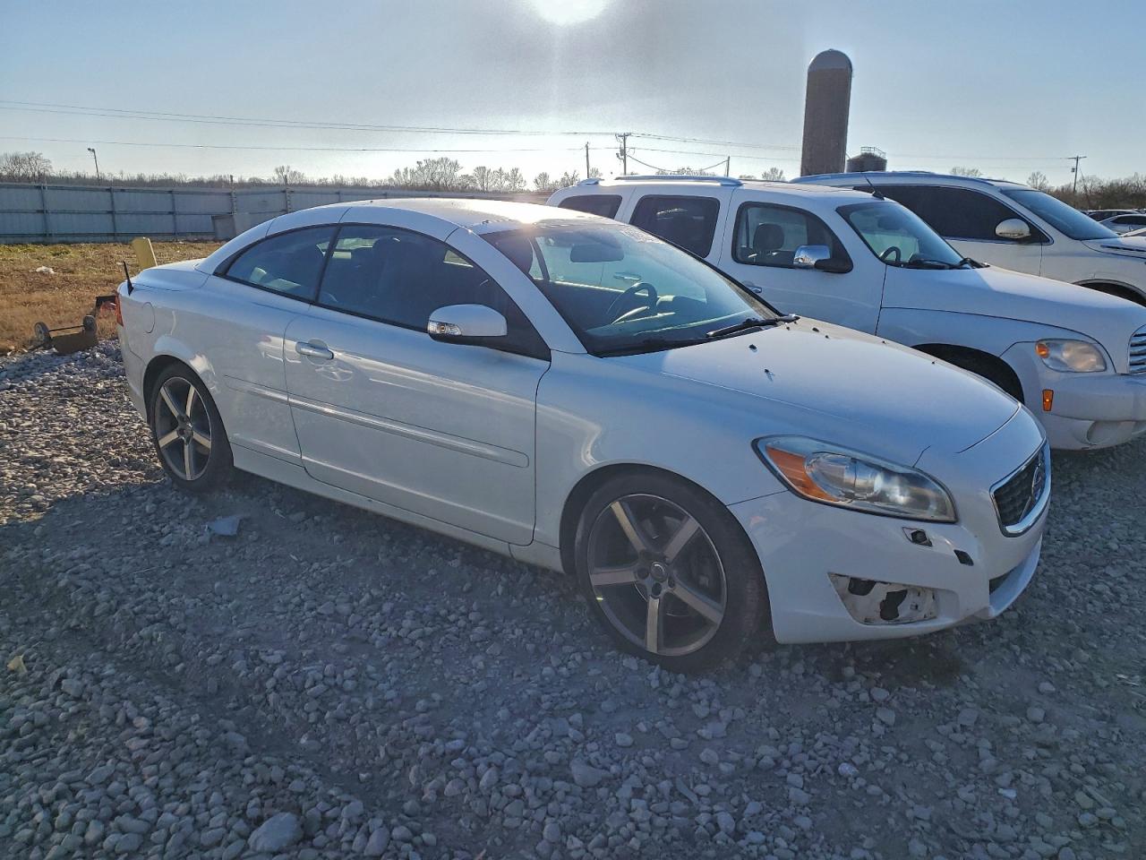 Volvo C70 T5 Image 10