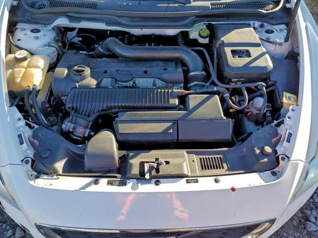 Volvo C70 T5 Image 3