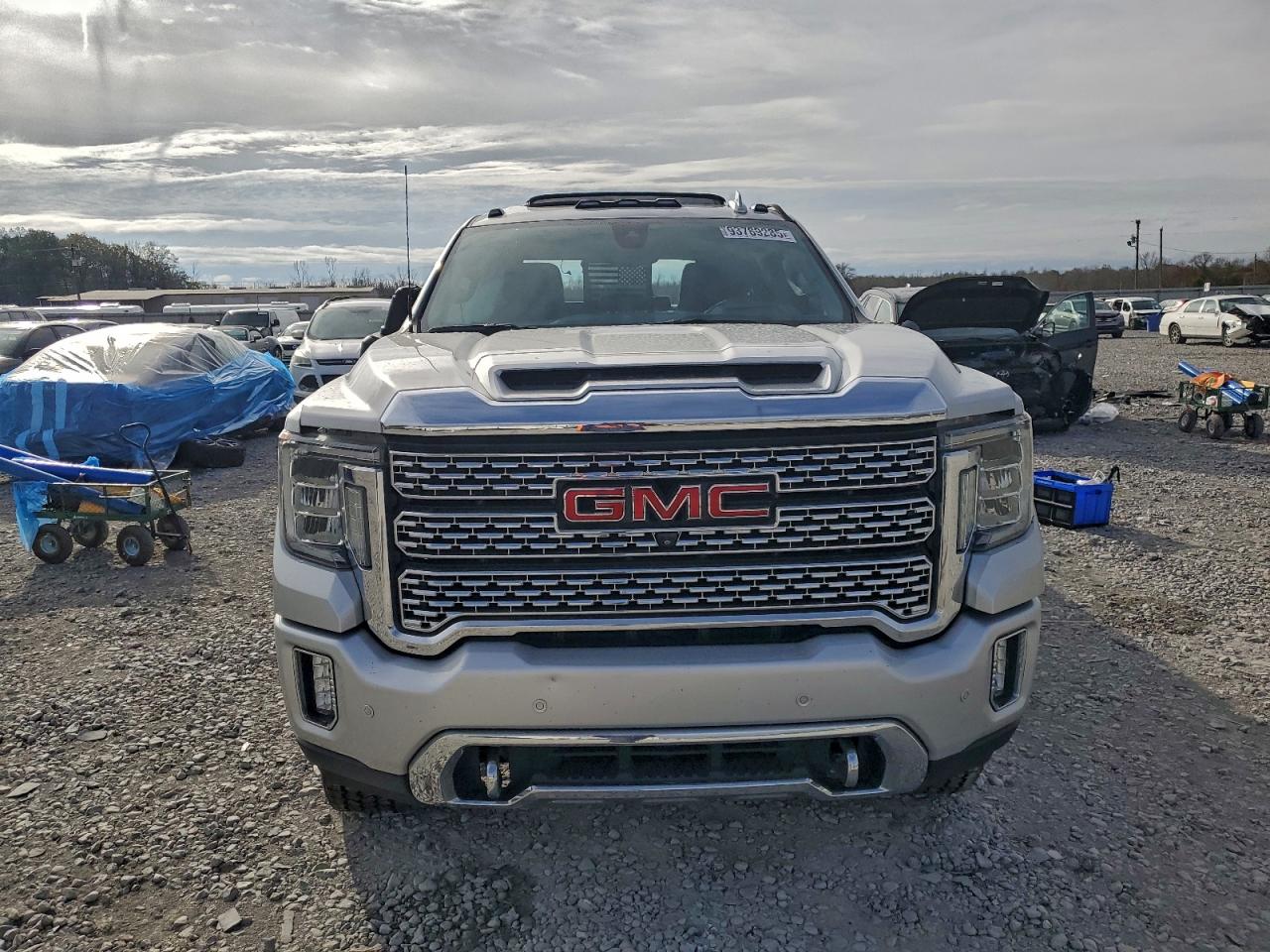 GMC Sierra K2500 Denali Image 11