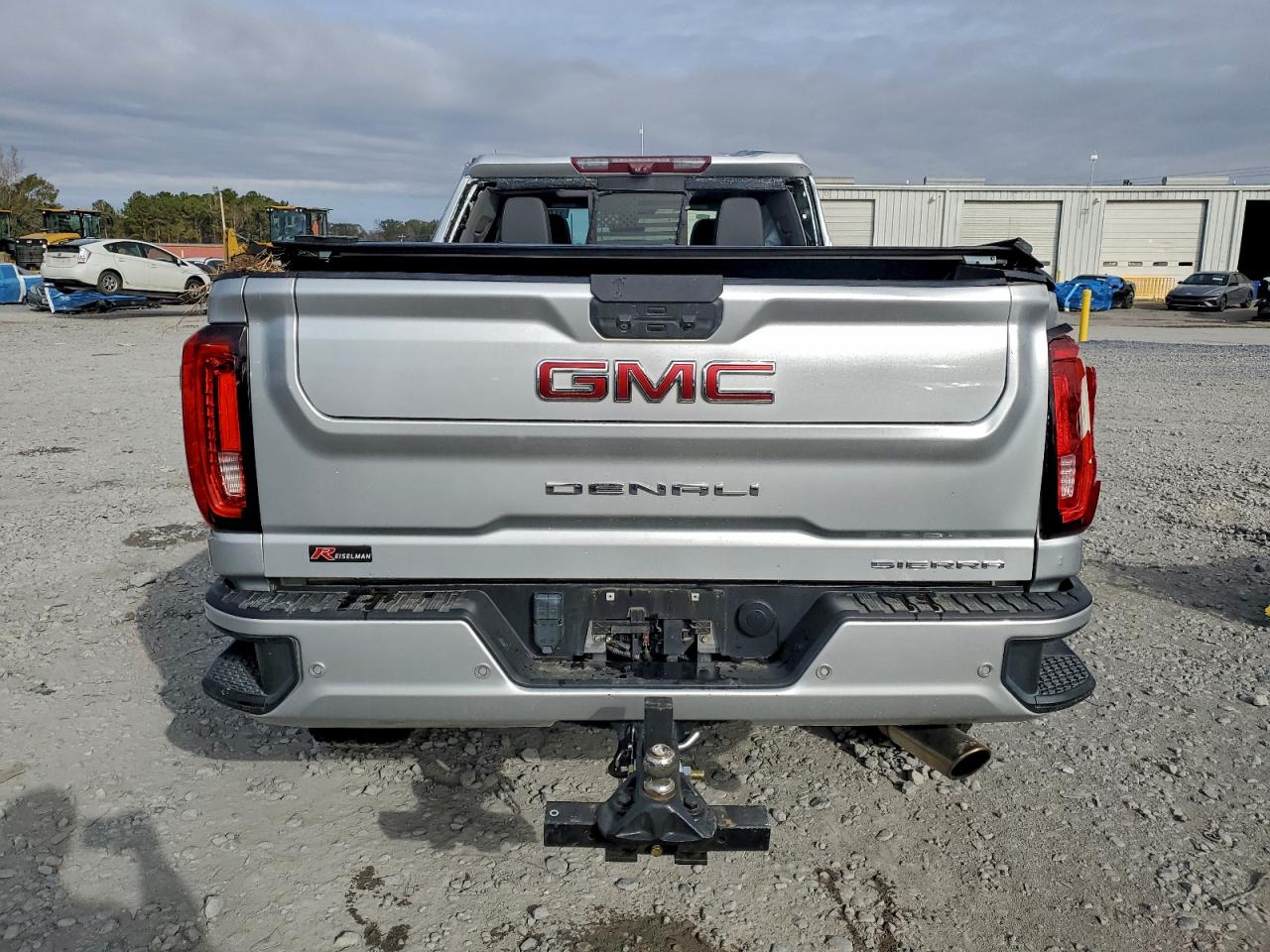 GMC Sierra K2500 Denali Image 9