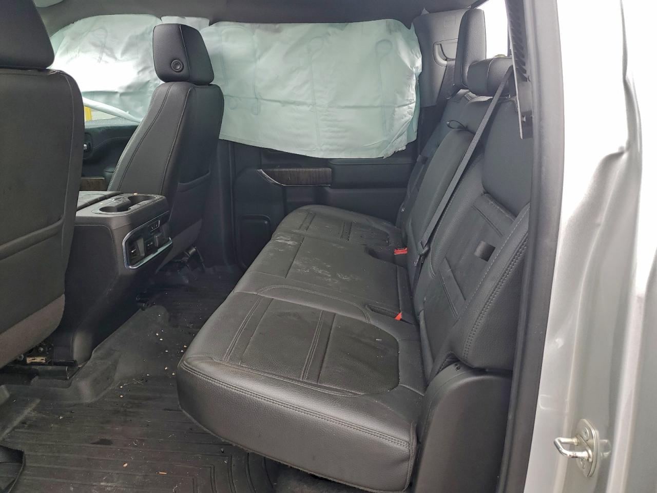 GMC Sierra K2500 Denali Image 5