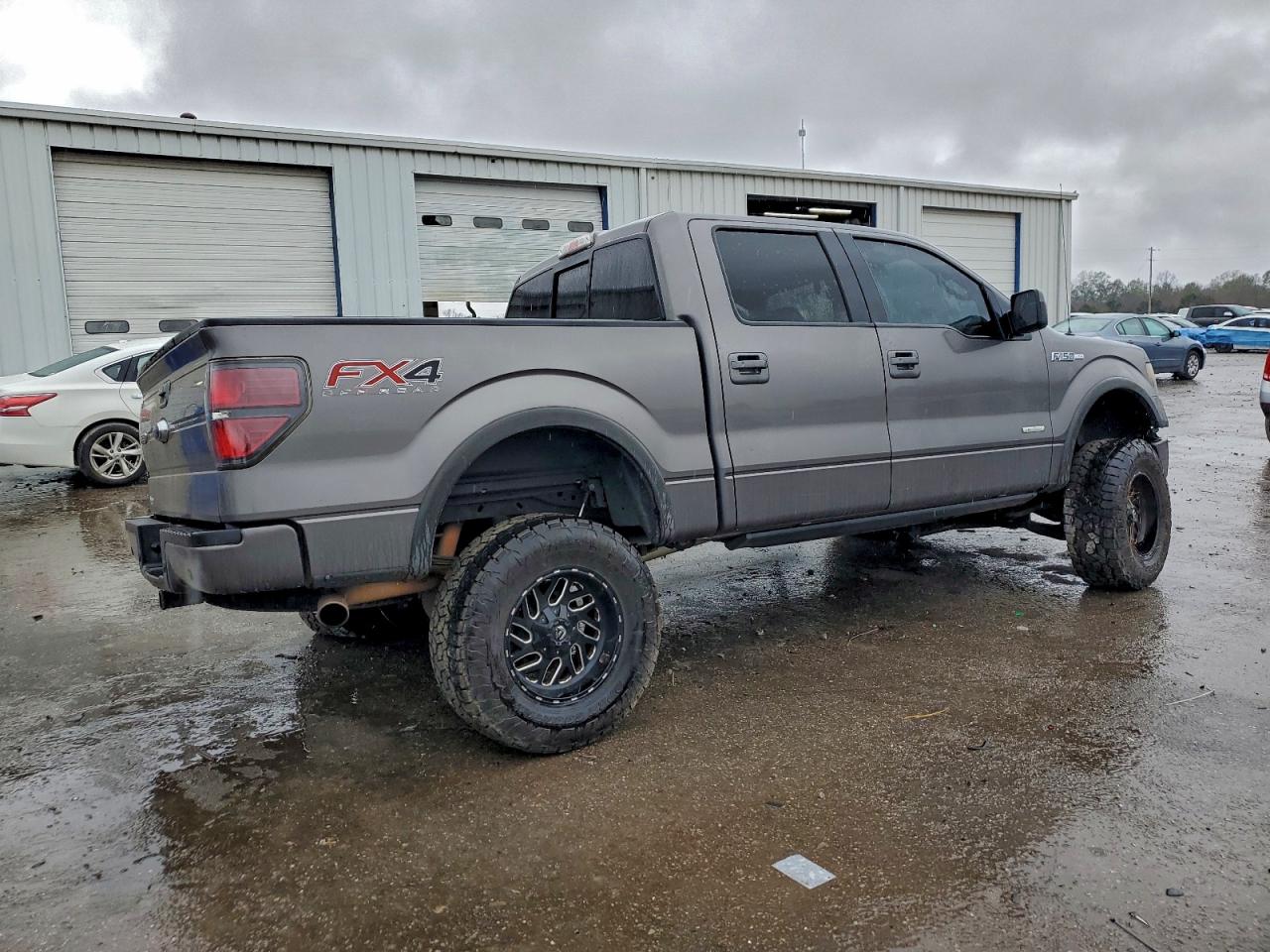Ford F-150 Supercrew Image 2