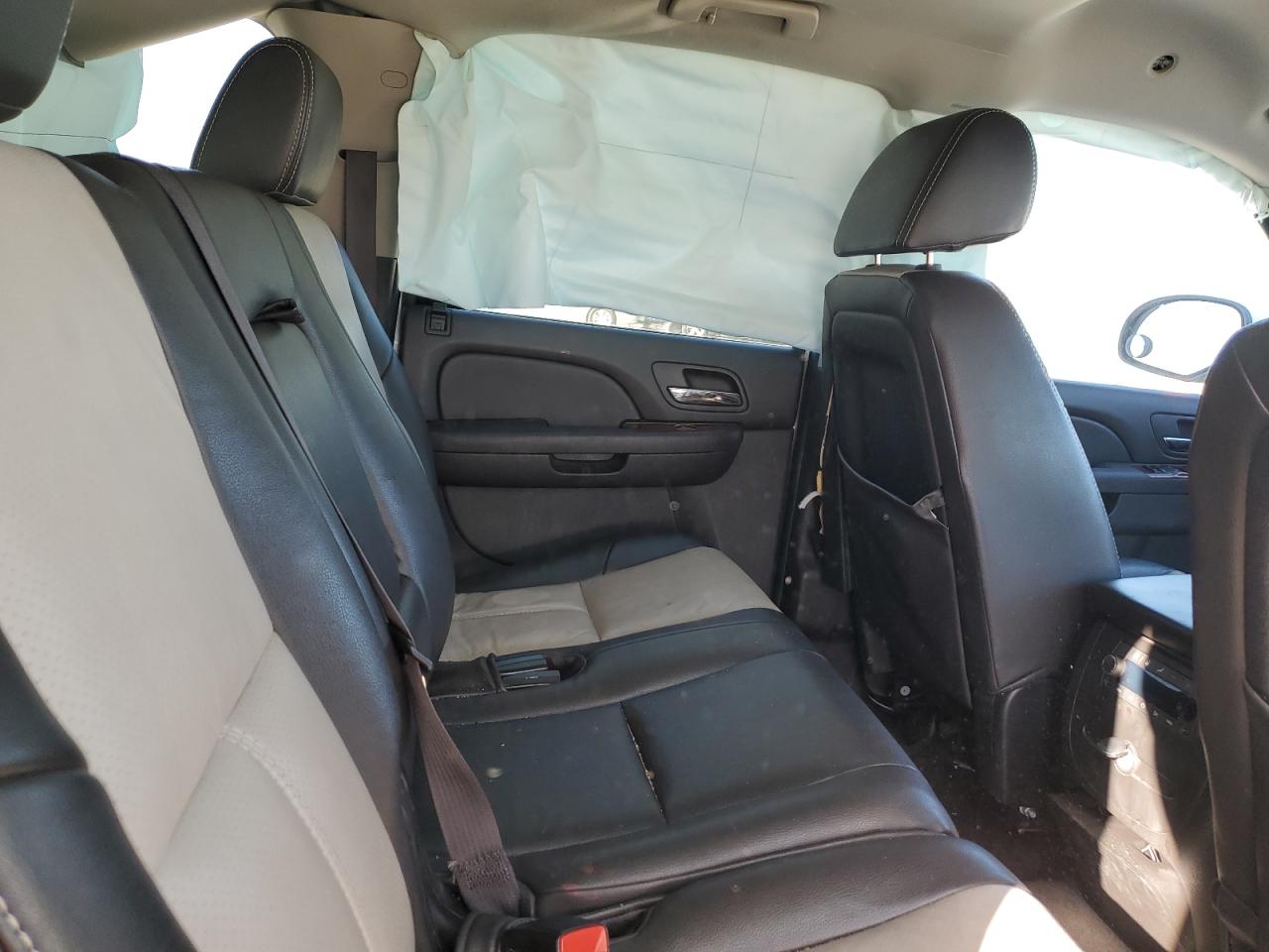 GMC Yukon C1500 Sle Image 9