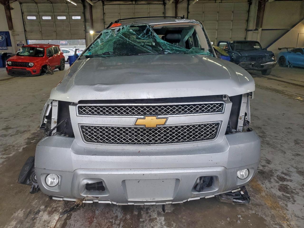 Chevrolet Suburban C1500 Lt Image 5