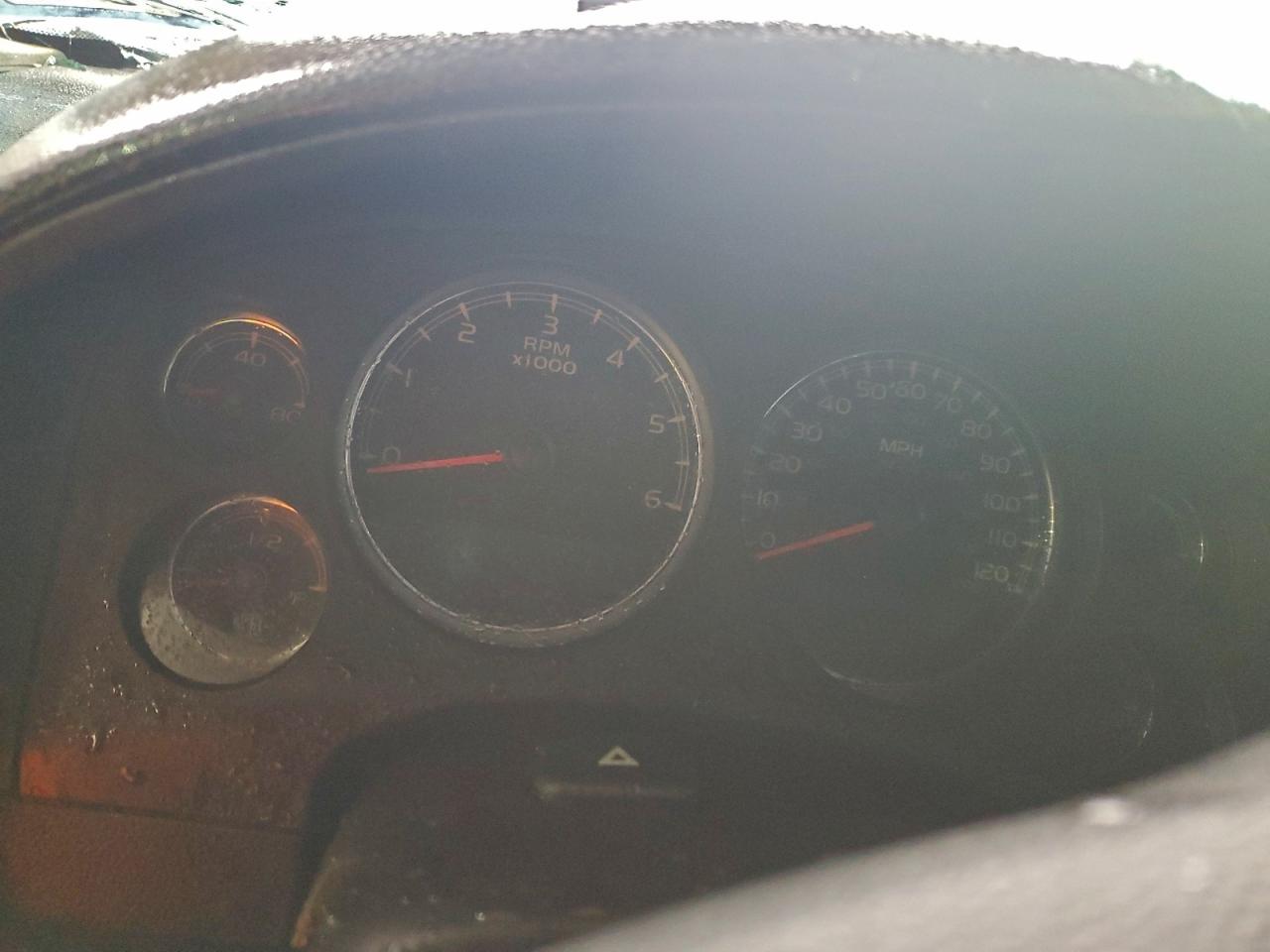 Chevrolet Suburban C1500 Lt Image 9