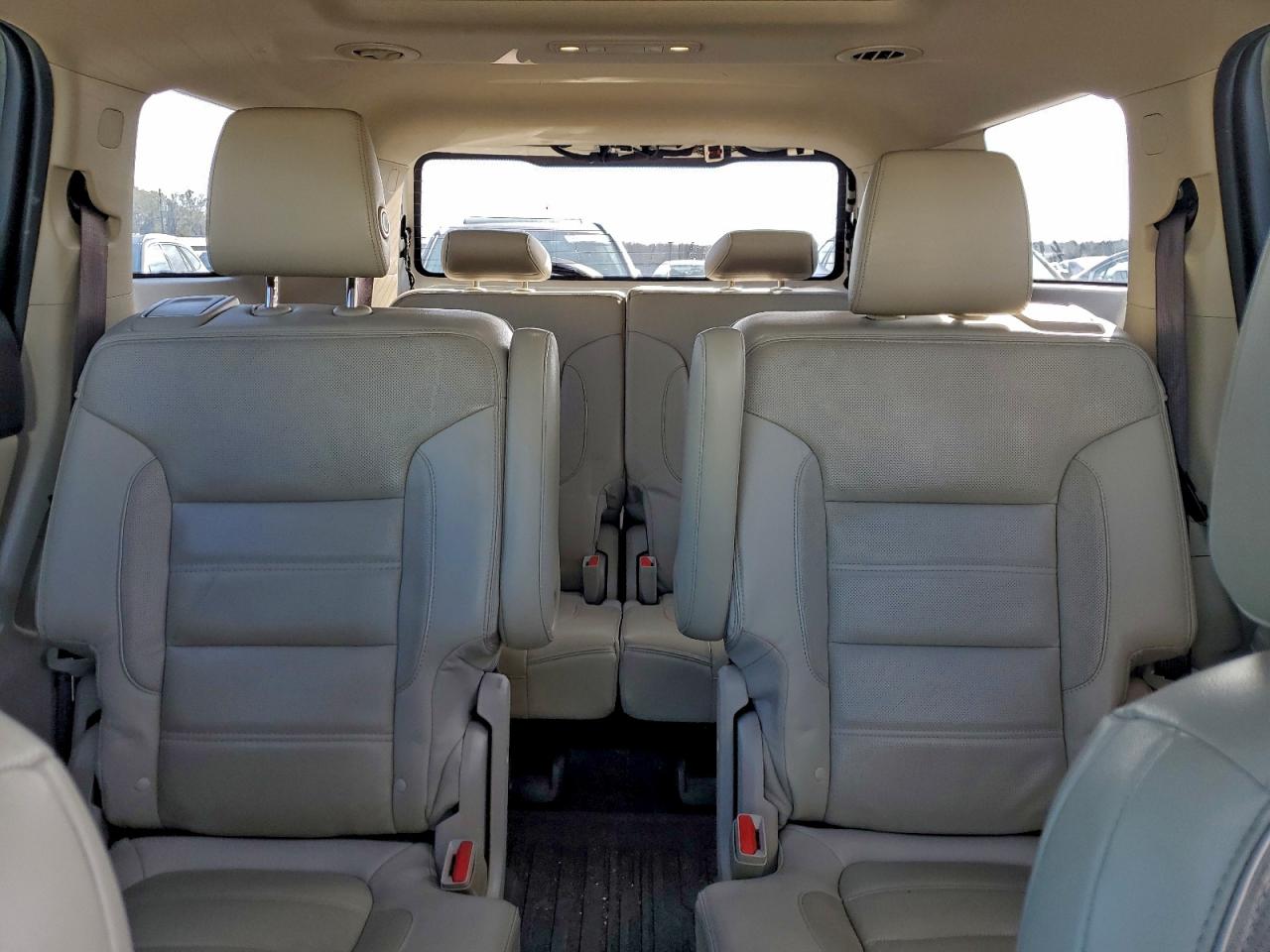 GMC Acadia Denali Image 10