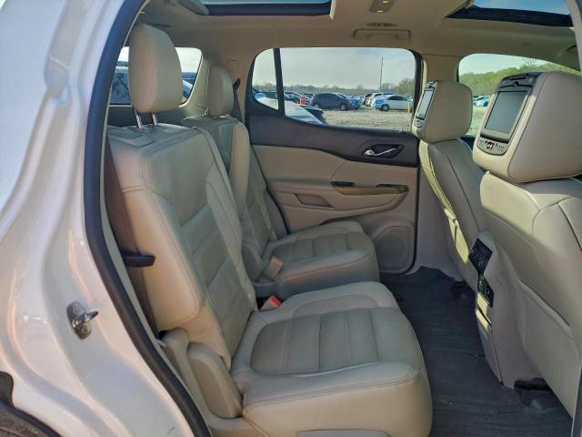 GMC Acadia Denali Image 13