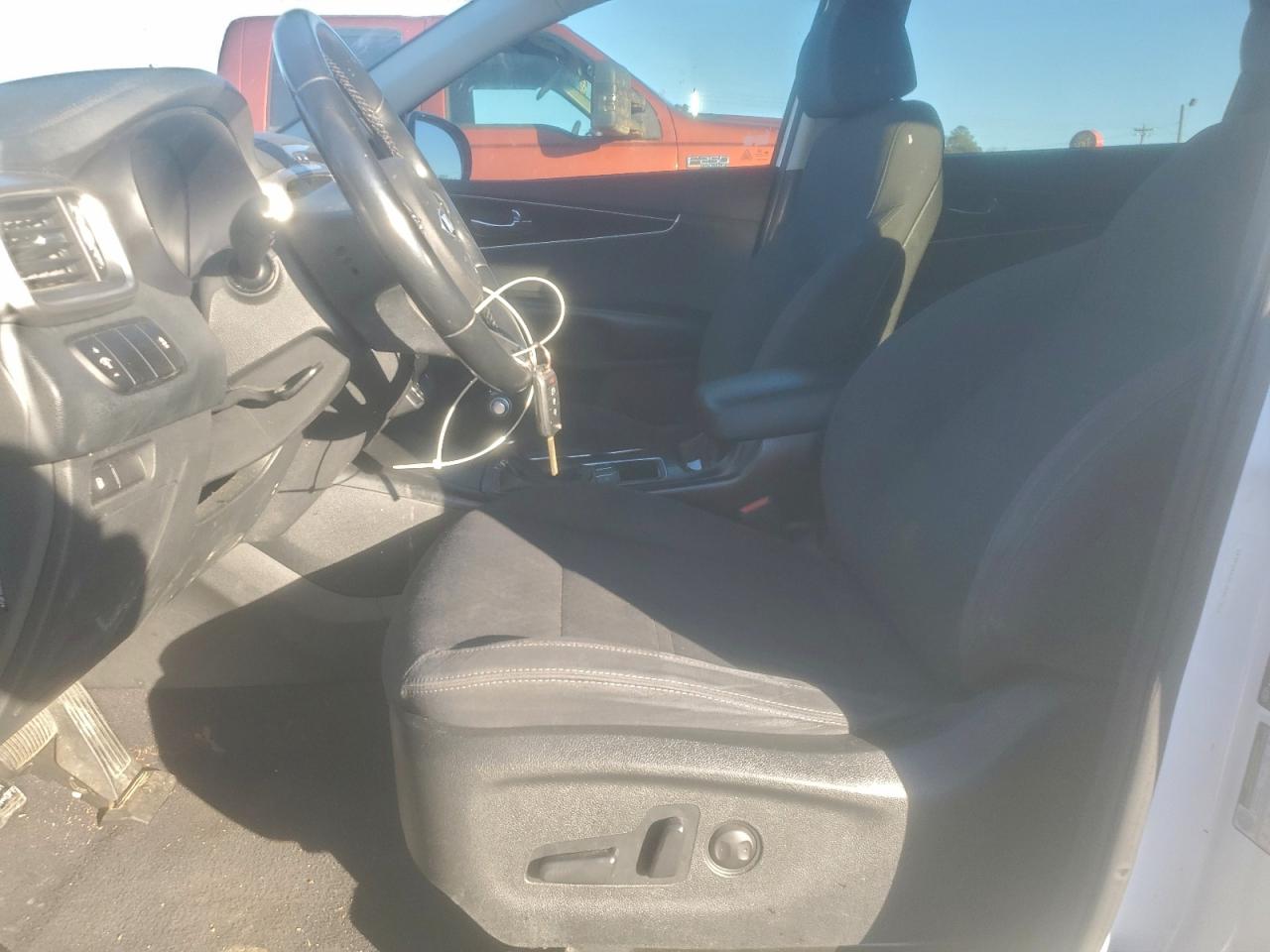 Kia Sorento Lx Image 9