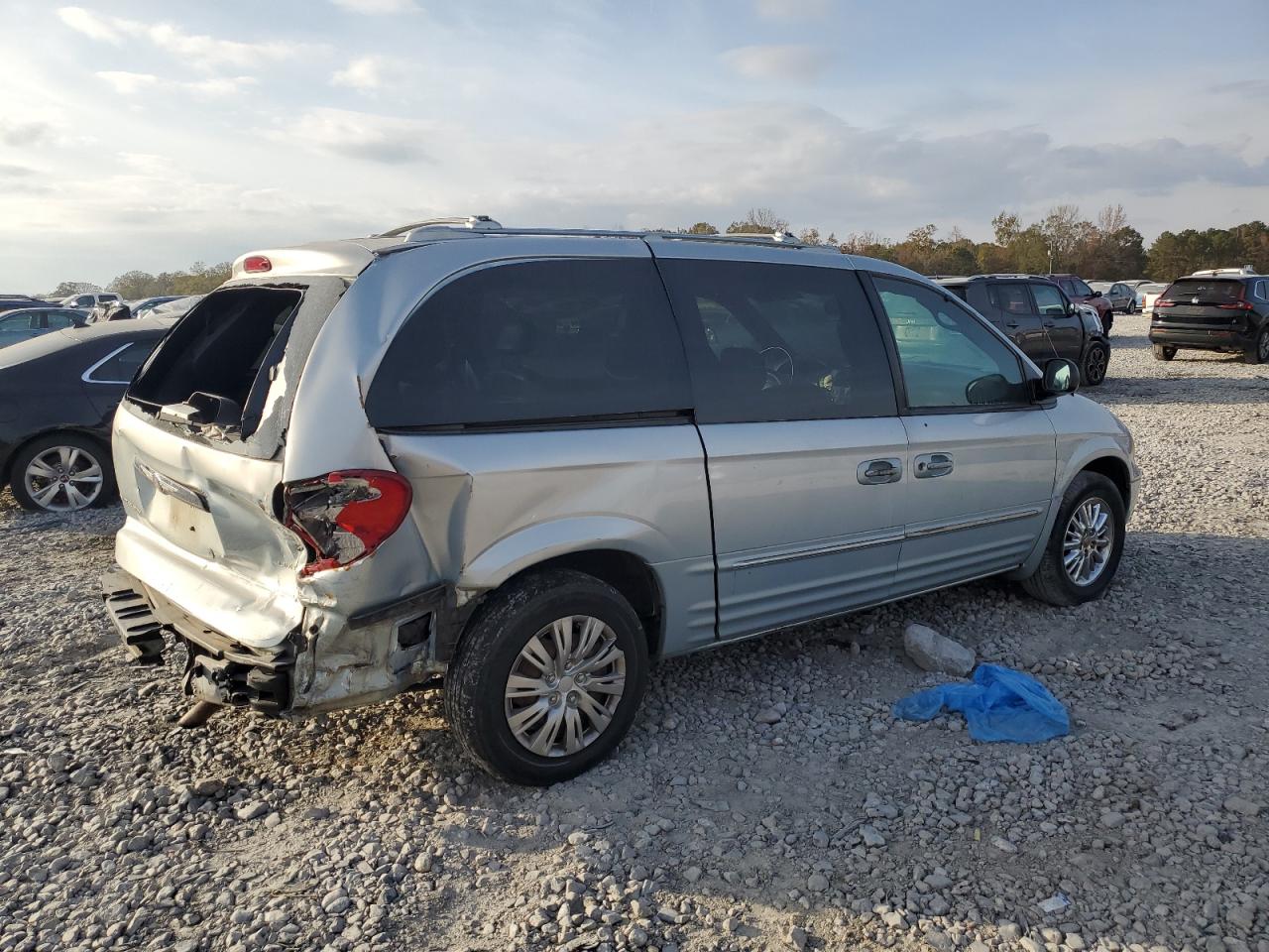 Chrysler Minivan Limited Image 4