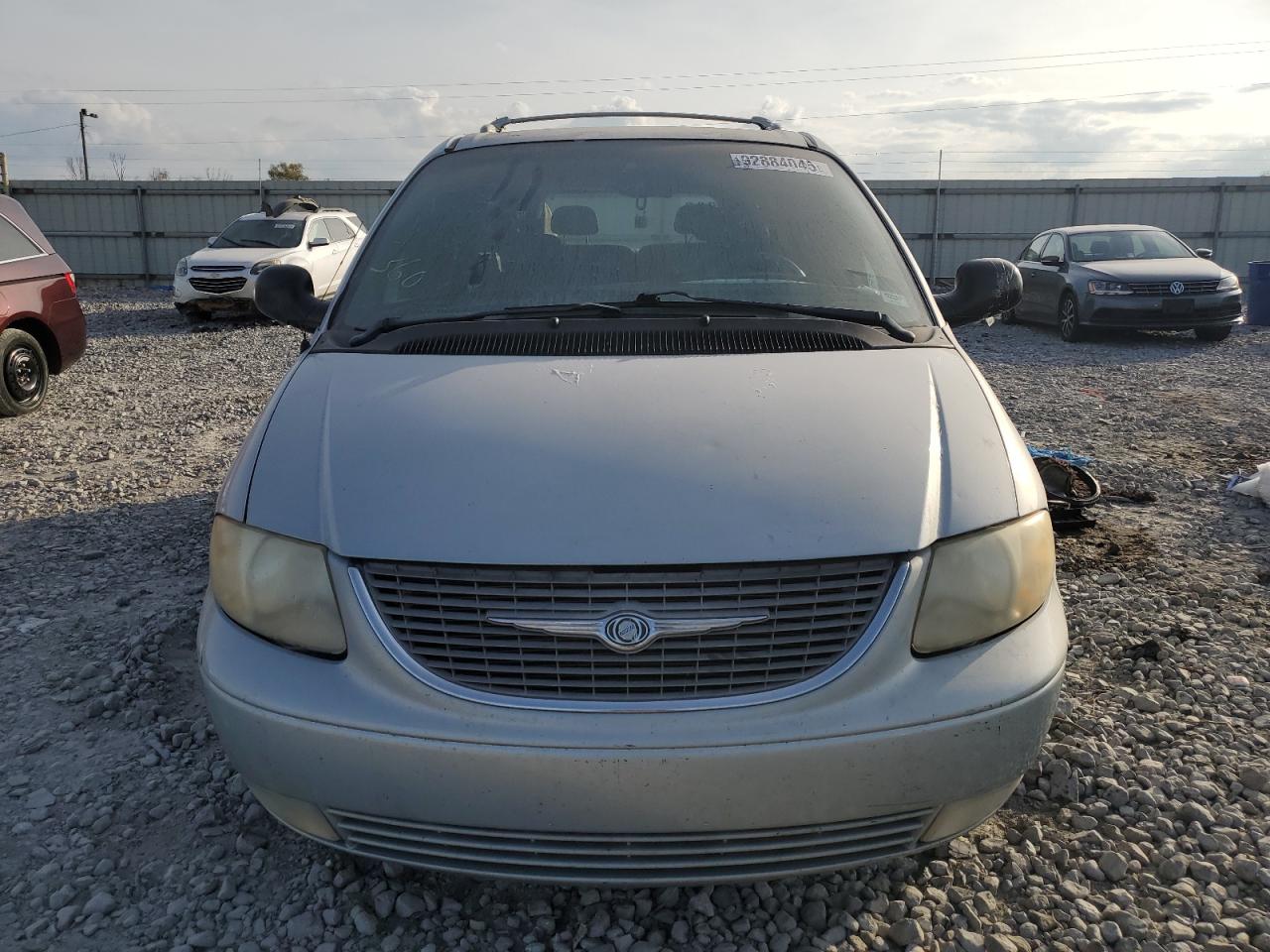 Chrysler Minivan Limited Image 13