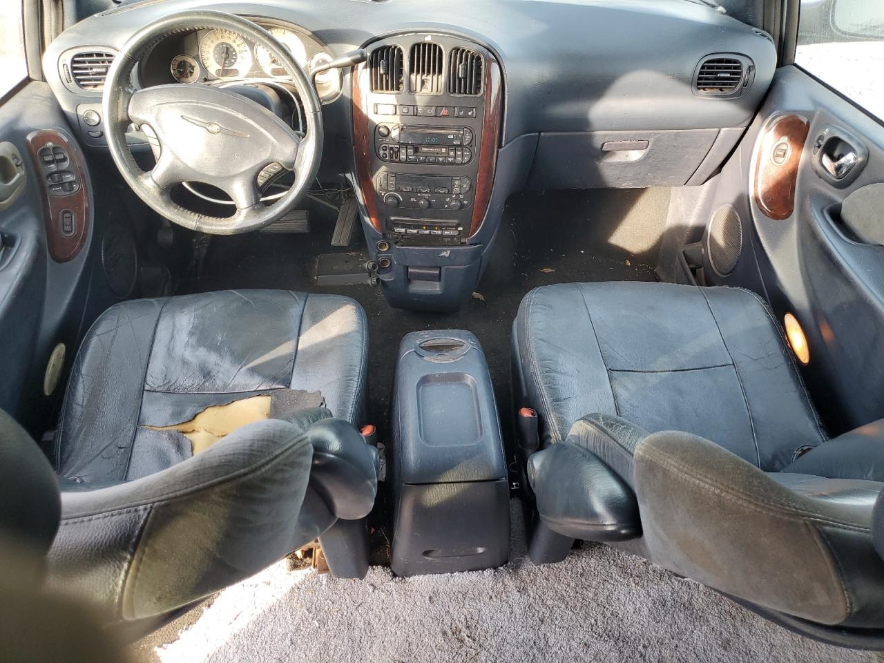 Chrysler Minivan Limited Image 6