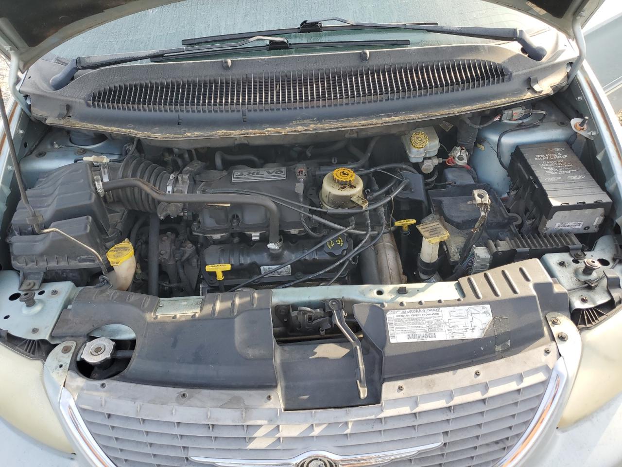 Chrysler Minivan Limited Image 10