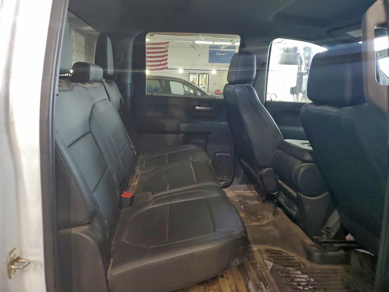 Chevrolet Silverado K2500 Heavy Duty Image 11