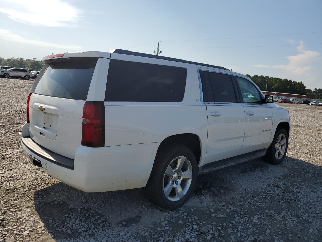 Chevrolet Suburban C1500 Lt Image 2