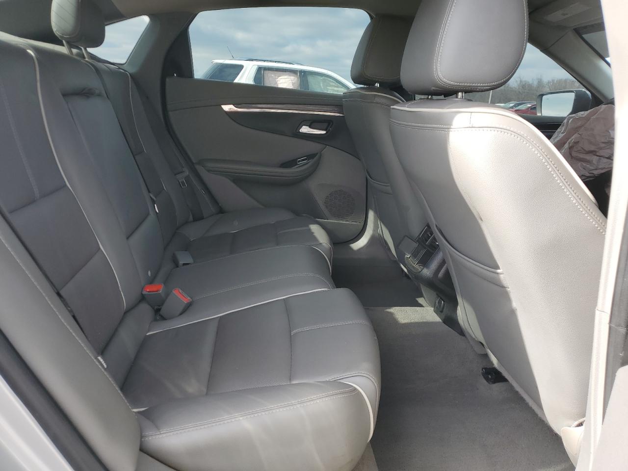 Chevrolet Impala Premier Image 6