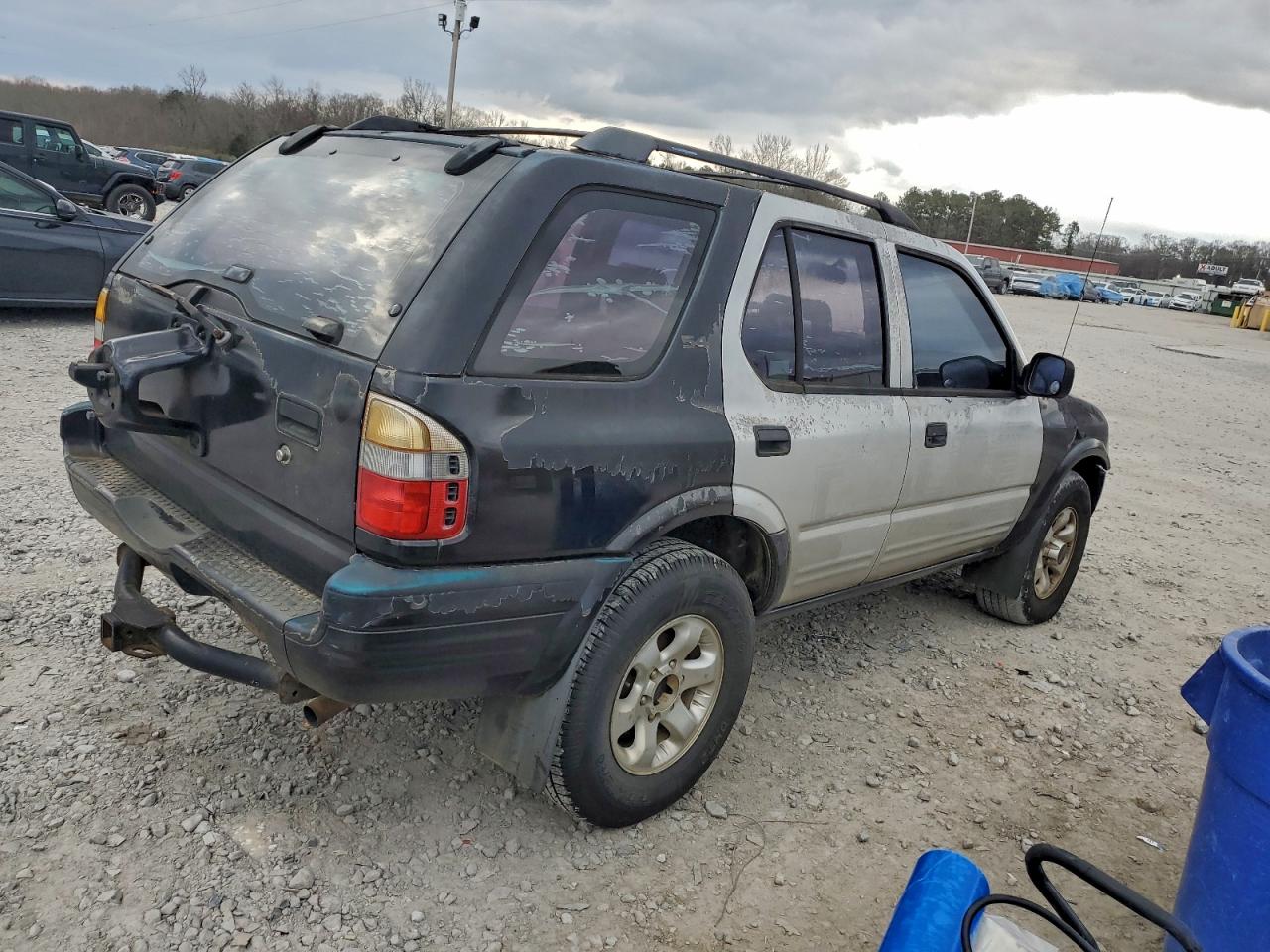Isuzu Rodeo S Image 2