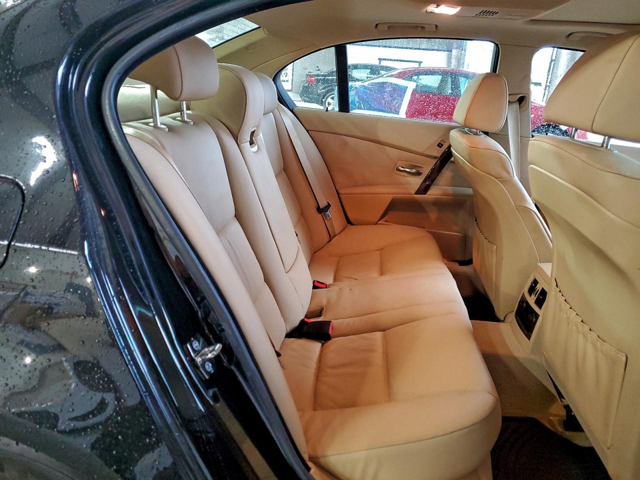 BMW 5 Series Xi Image 11