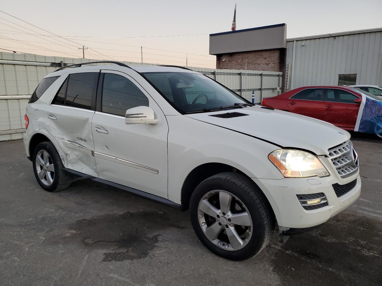 Mercedes-Benz M-Class 350 Image 2