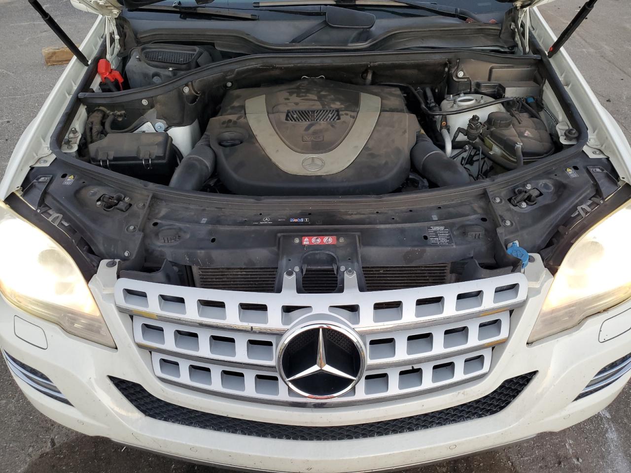 Mercedes-Benz M-Class 350 Image 12